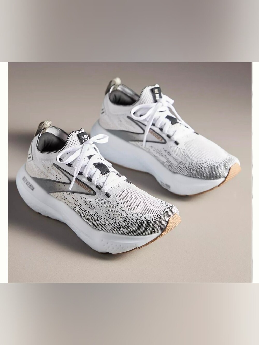 Brooks Glycerin StealthFit 21 Wowen's White And Grey Size 8.5